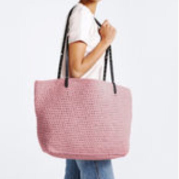Wool And The Gang Carrie on Tote Crochet Kit - Picture 1 of 3